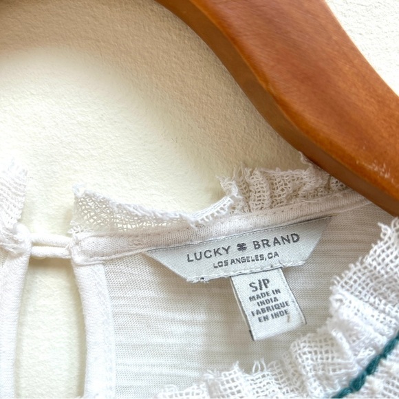 Lucky Brand Embroidered Boho Flutter Sleeve White Top Blouse Shirt, Size Small - Picture 8 of 10